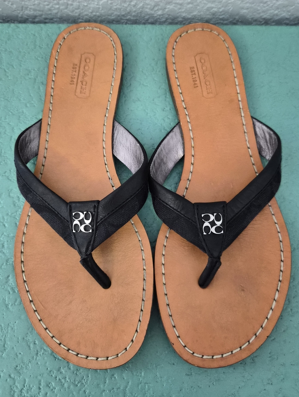 Coach Sydnee Leather Thong Sandals Y2K Modern Heritage Black Size 7